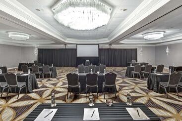 Doubletree By Hilton Hotel Wichita Airport