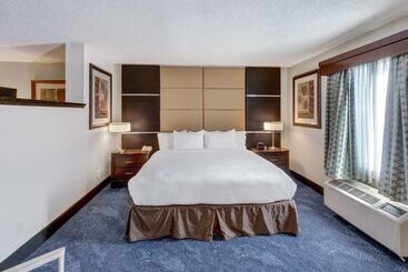 Doubletree By Hilton Hotel Wichita Airport