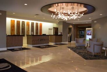 Doubletree By Hilton Hotel Wichita Airport