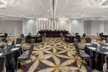 Doubletree By Hilton Hotel Wichita Airport