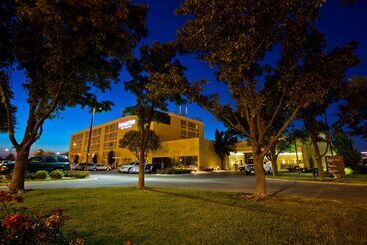 Doubletree By Hilton Hotel Wichita Airport