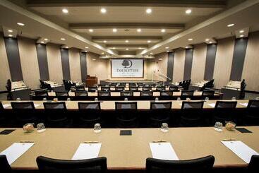 Doubletree By Hilton Hotel Wichita Airport