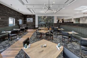 Doubletree By Hilton Hotel Wichita Airport