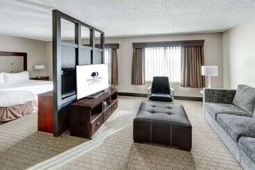 Doubletree By Hilton Hotel Wichita Airport