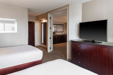 هتل The Capital Suites