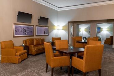 هتل The Capital Suites