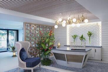 هتل Espacio  The Jewel Of Waikiki