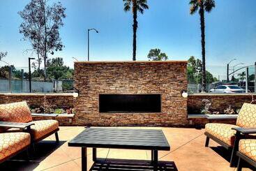 هتل Fairfield Inn & Suites By Marriott Los Angeles Rosemead