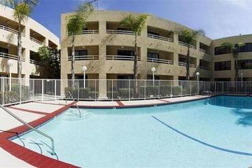 هتل Fairfield Inn & Suites By Marriott Los Angeles Rosemead