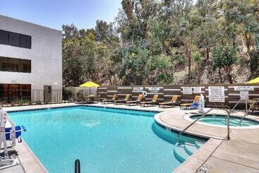 هتل Fairfield Inn & Suites By Marriott Los Angeles Rosemead