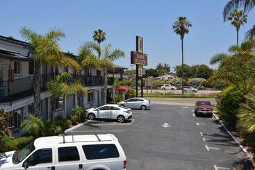 هتل Harbor Inn & Suites Oceanside