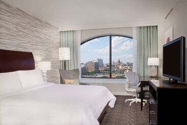 هتل Hilton Garden Inn Austin Downtown/convention Center