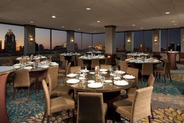 هتل Hilton Garden Inn Austin Downtown/convention Center