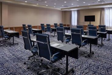 هتل Hilton Houston North