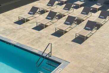 هتل Hilton Houston North