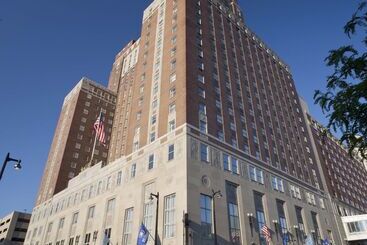 هتل Hilton Milwaukee