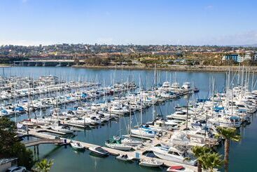 هتل Hilton San Diego Airport/harbor Island