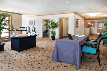 هتل Hilton San Diego Airport/harbor Island