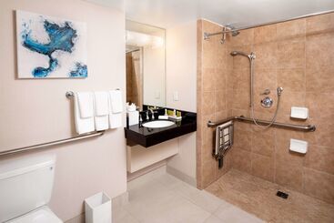 هتل Hilton San Diego Airport/harbor Island
