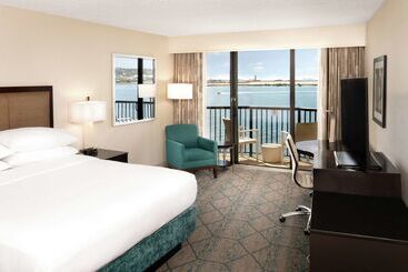 هتل Hilton San Diego Airport/harbor Island