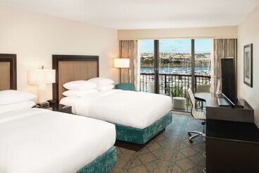 هتل Hilton San Diego Airport/harbor Island