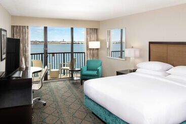 هتل Hilton San Diego Airport/harbor Island