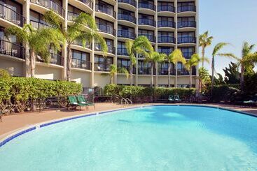 هتل Hilton San Diego Airport/harbor Island