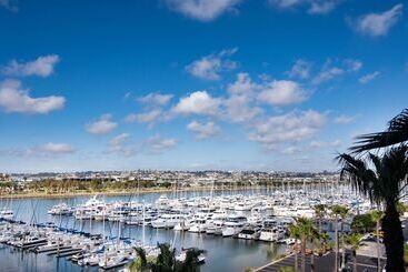 هتل Hilton San Diego Airport/harbor Island