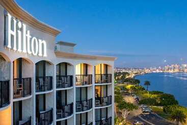هتل Hilton San Diego Airport/harbor Island