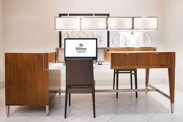 هتل Hilton San Diego Airport/harbor Island