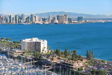 هتل Hilton San Diego Airport/harbor Island
