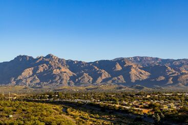 هتل Hilton Tucson East