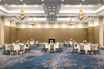 هتل Hilton Tucson East