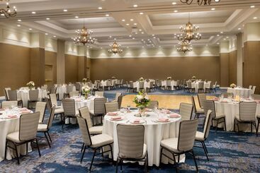 هتل Hilton Tucson East