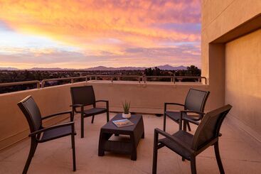 هتل Hilton Tucson East