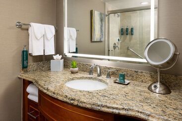هتل Hilton Tucson East