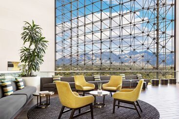 هتل Hilton Tucson East