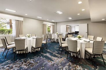 هتل Hilton Tucson East