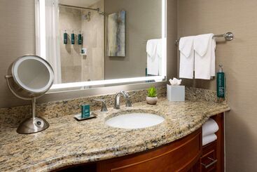 هتل Hilton Tucson East