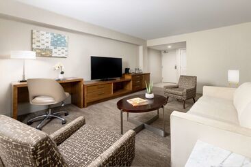 هتل Hilton Tucson East
