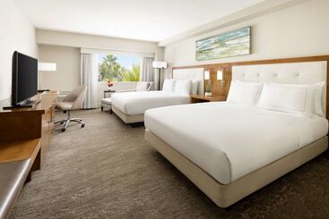 هتل Hilton Tucson East