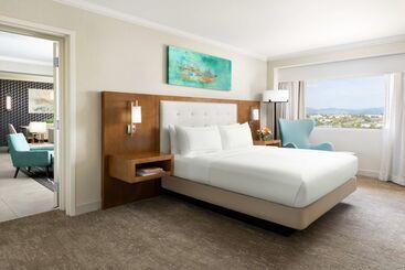 هتل Hilton Tucson East
