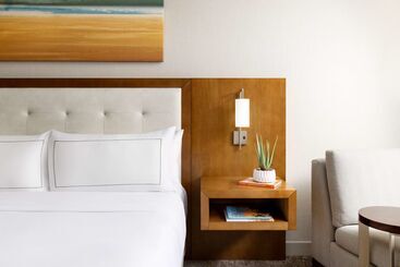 هتل Hilton Tucson East