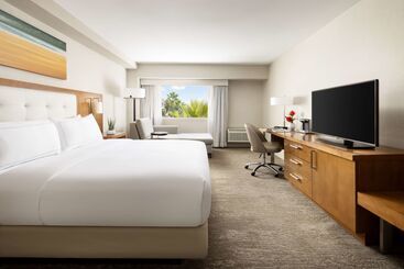 هتل Hilton Tucson East