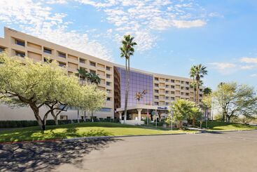 هتل Hilton Tucson East