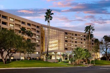هتل Hilton Tucson East