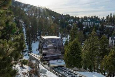 هتل Holiday Inn Club Vacations   Tahoe Ridge Resort, An Ihg