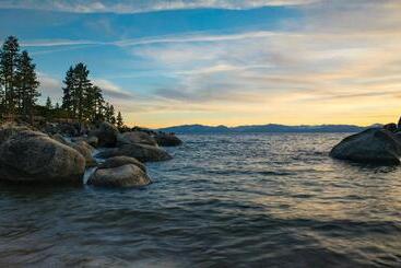 هتل Holiday Inn Club Vacations   Tahoe Ridge Resort, An Ihg