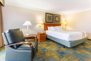 هتل La Quinta By Wyndham Redding
