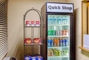 هتل La Quinta By Wyndham Appleton College Avenue